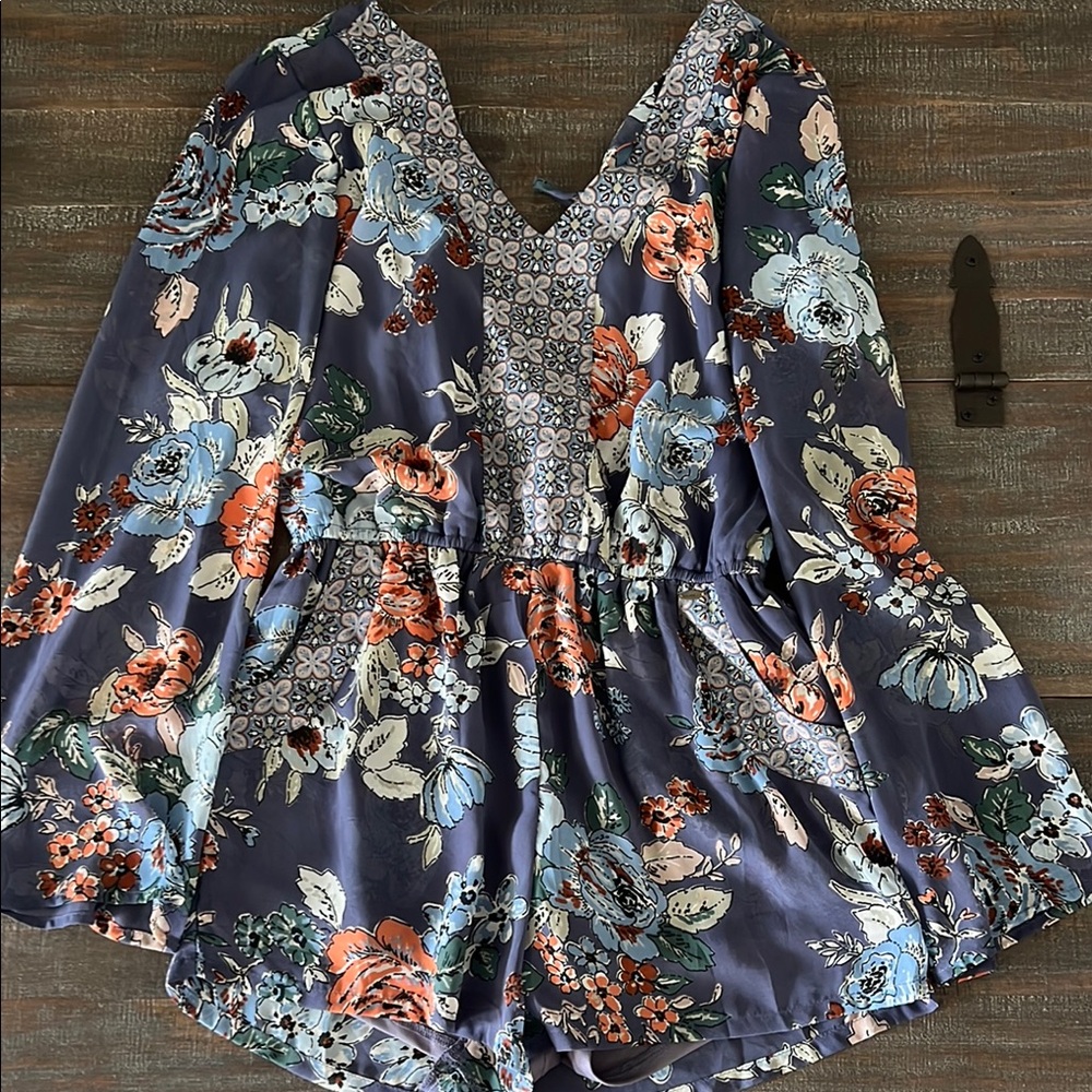 O'Neill Gray and Green Patterned Garment